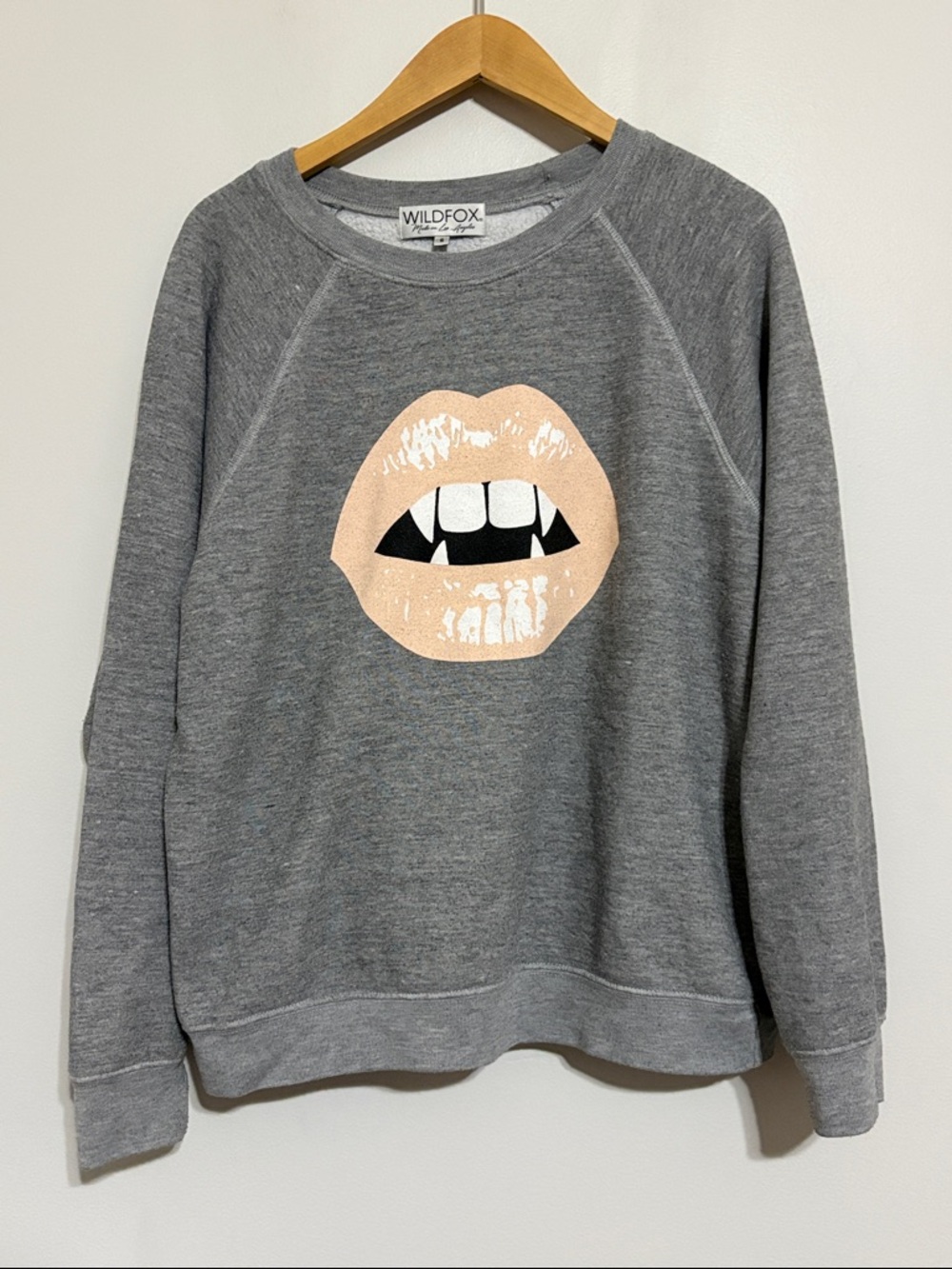 Wildfox Gray Crewneck Sweatshirt Vampy Fangs Peach Lips Graphic Size Small